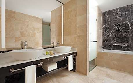 One-Bedroom King Suite