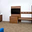 Holiday Inn Express & Suites Omaha - 120th and Maple By IHG