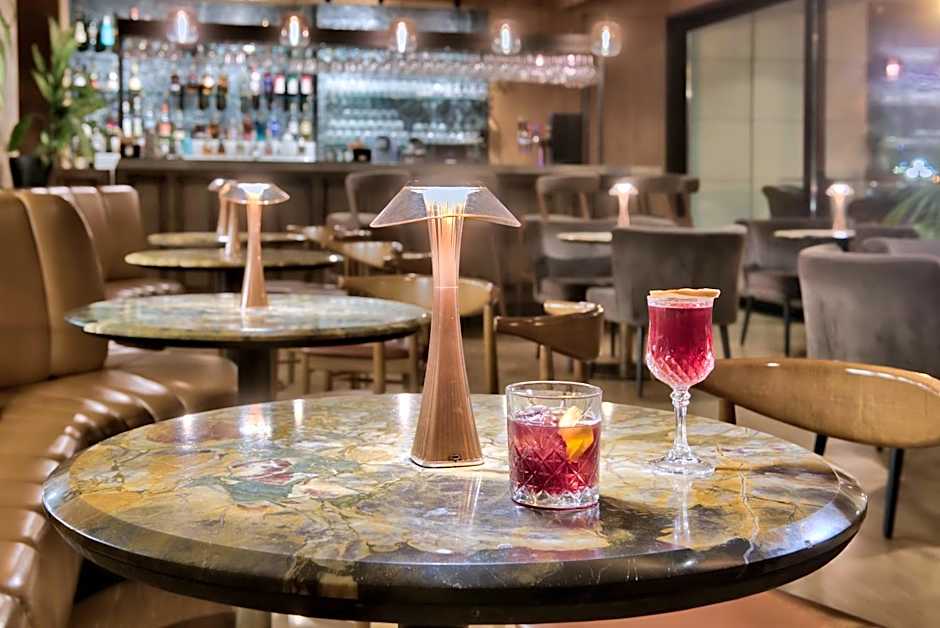 Land's End, Boutique Hotel