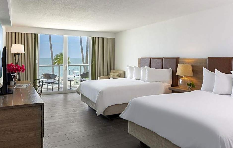 Photo 1 of 4 of 2 Queen Beds, Ocean front