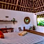 Distant Relatives Ecolodge & Backpackers