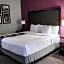 La Quinta Inn & Suites by Wyndham Dallas Grand Prairie North