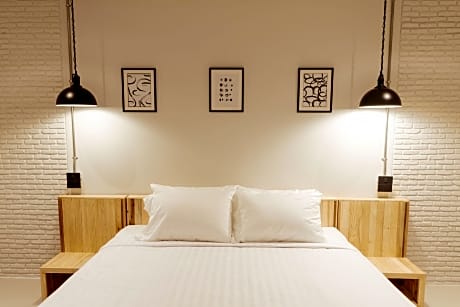 Double King Room - Non-Smoking