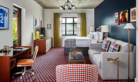 Charlie Conerly Junior Suite
