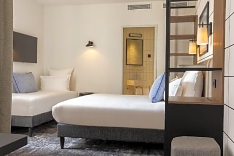 2 ADJOINING ROOMS 1 PAX OCCUPANCY