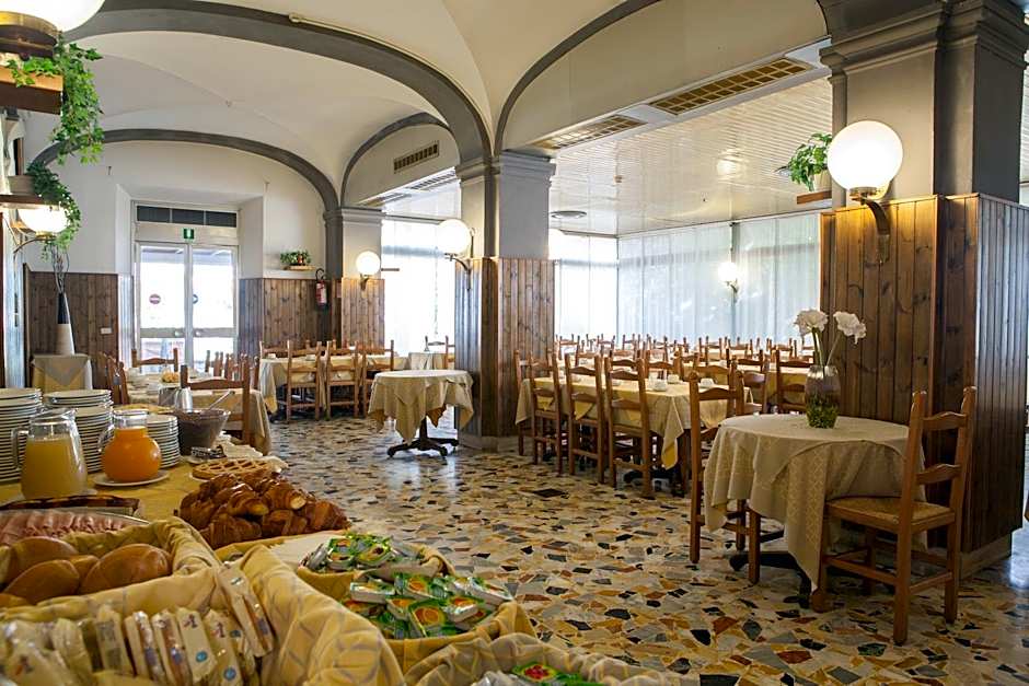 Auto Park Hotel