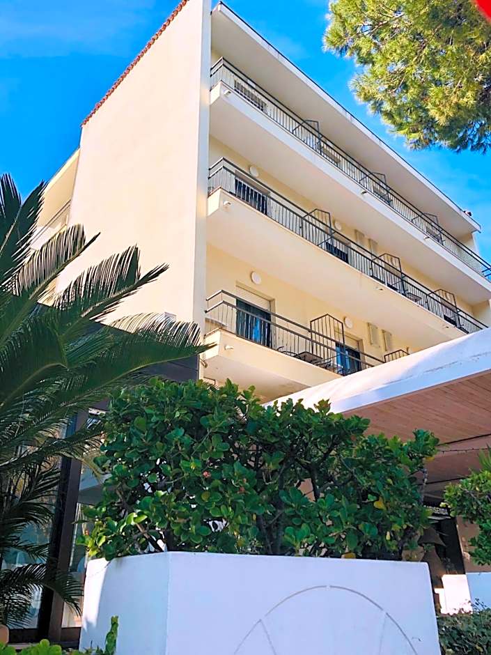 Hotel Garisenda B&B - in Centro a Riccione -