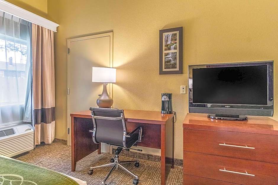 Comfort Inn & Suites Tuscumbia - Muscle Shoals