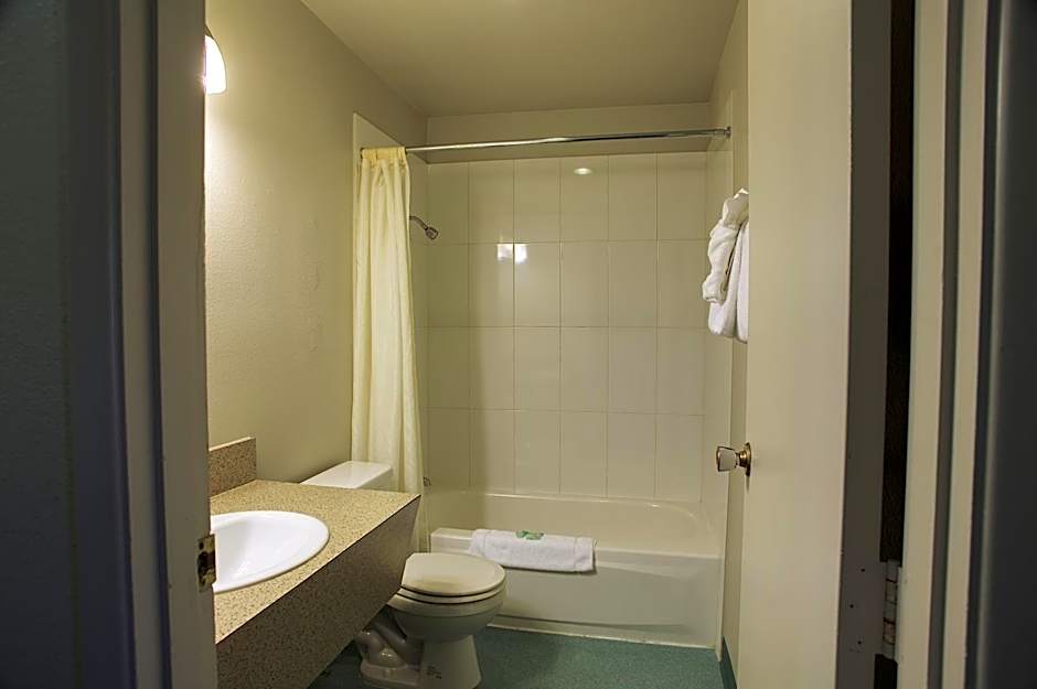 Aladdin Inn & Suites – Portland, OR