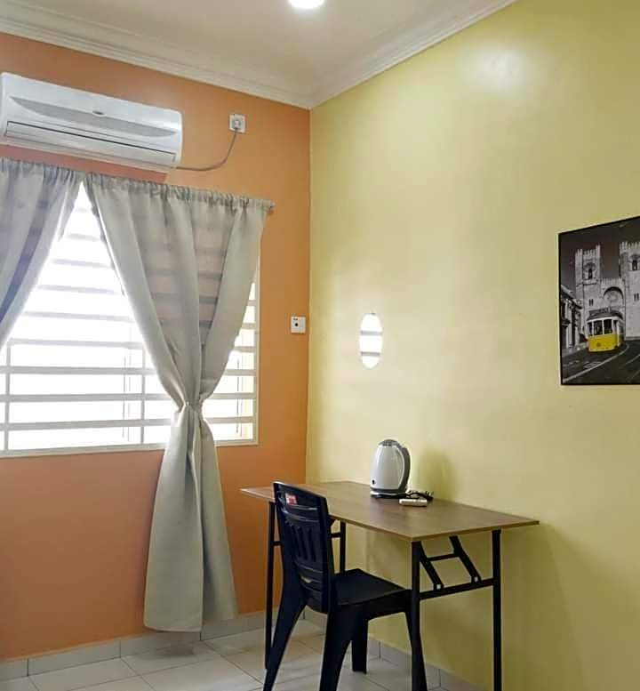 Happy Raub Guest House