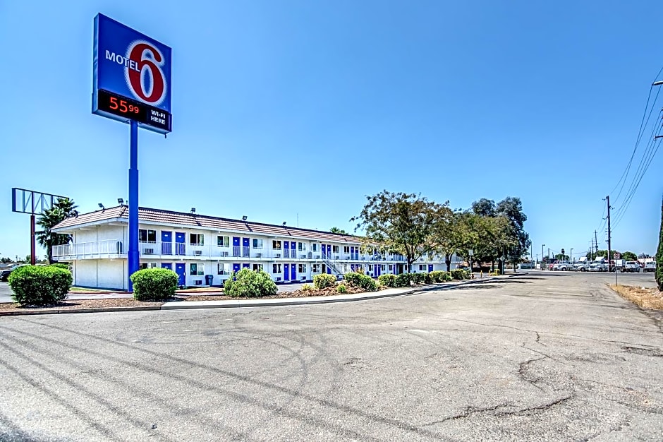 Motel 6 Stockton, CA - Charter Way West