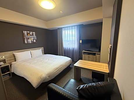 Single Room - Non-Smoking - With Smoking Area on the Floor