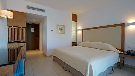 Junior Suite Sea View Swim-up