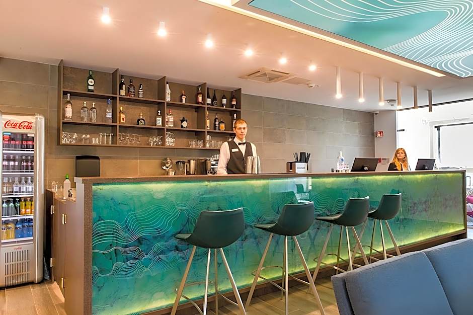 Akademia Hotel**** Balatonfured