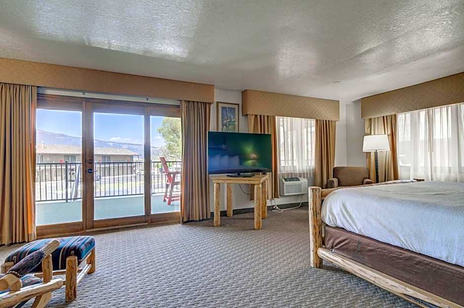 Ridgeline Hotel at Yellowstone, an Ascend Collection Hotel