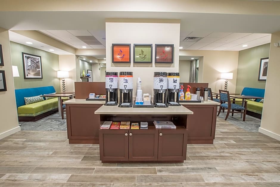 Hampton Inn by Hilton Amesbury, MA