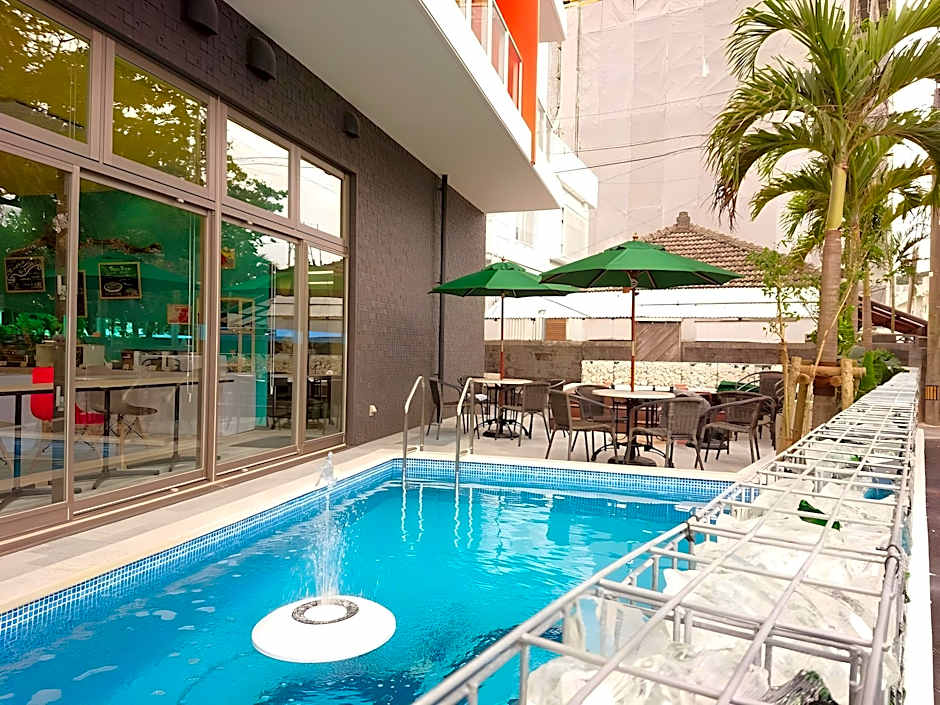 Green Rich Hotel Okinawa Nago (Artificial hot spring Futamata Yunohana)