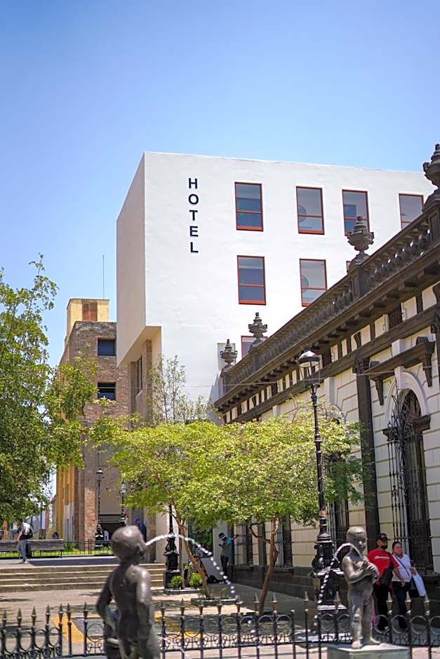 Six Hotel Guadalajara Degollado