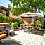 Maison Des Jardins B & B