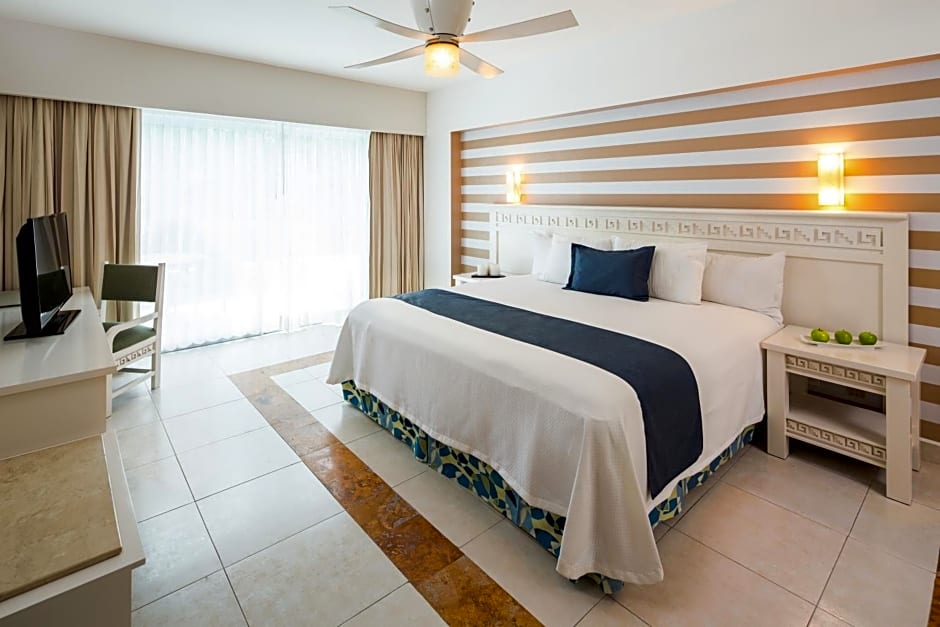 Blue Bay Grand Esmeralda - All Inclusive
