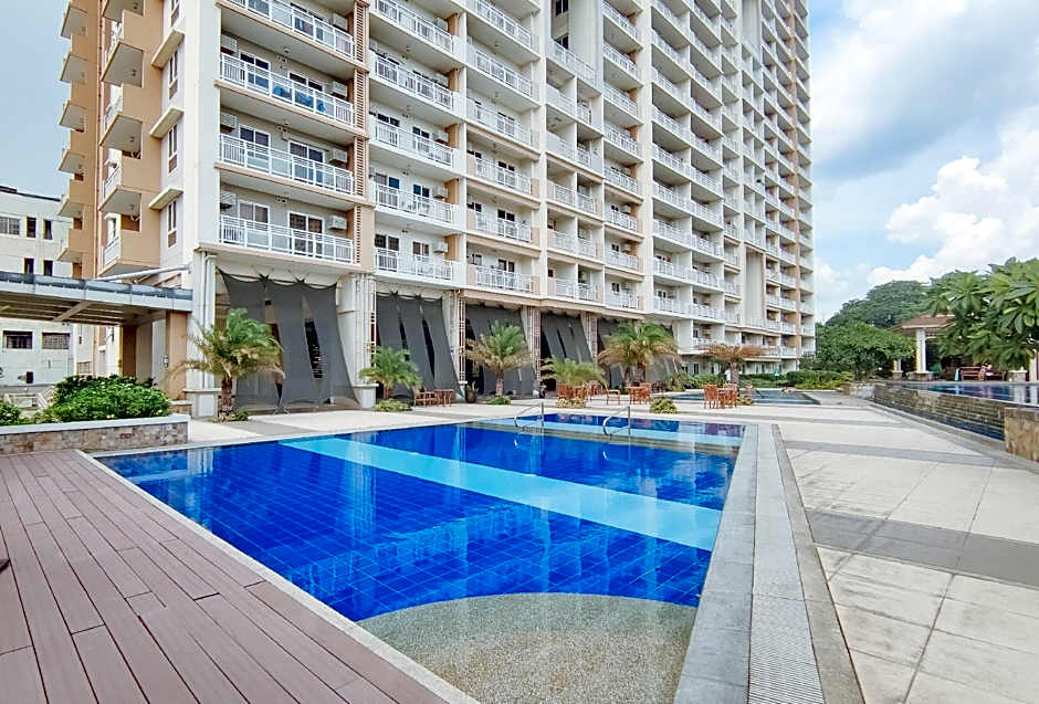 RedDoorz Plus @ YC Condotel - Viera Residences