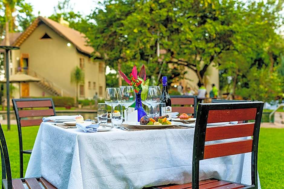 Weru Weru River Lodge