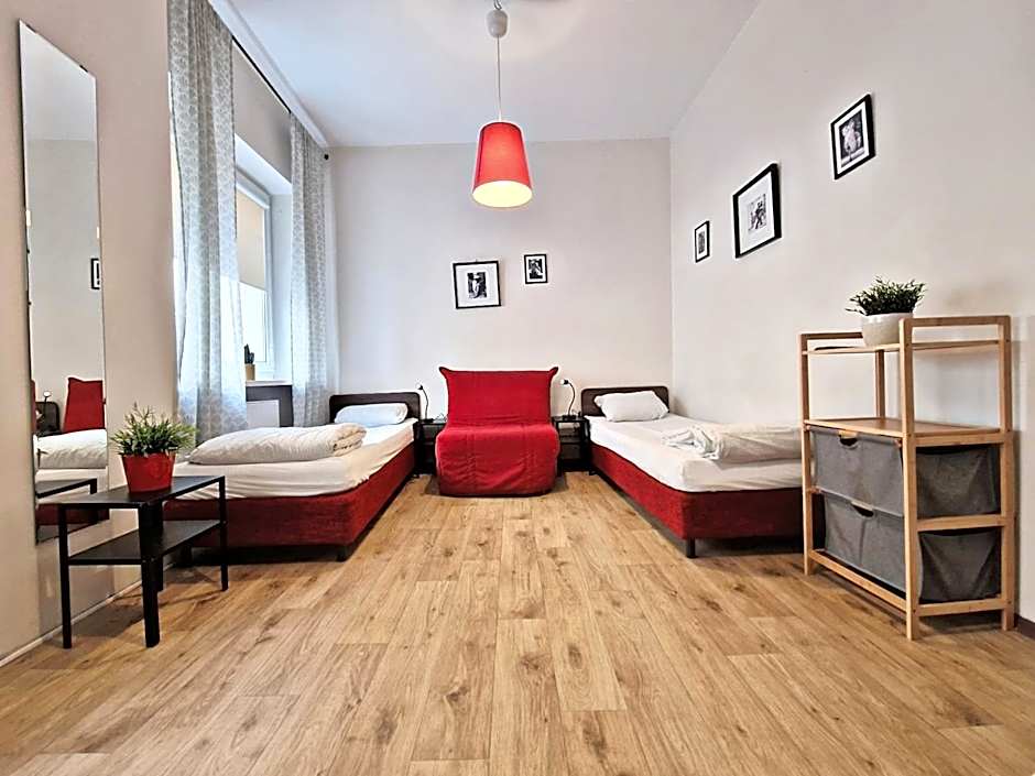 Hostel Helvetia - Private Rooms in City Center