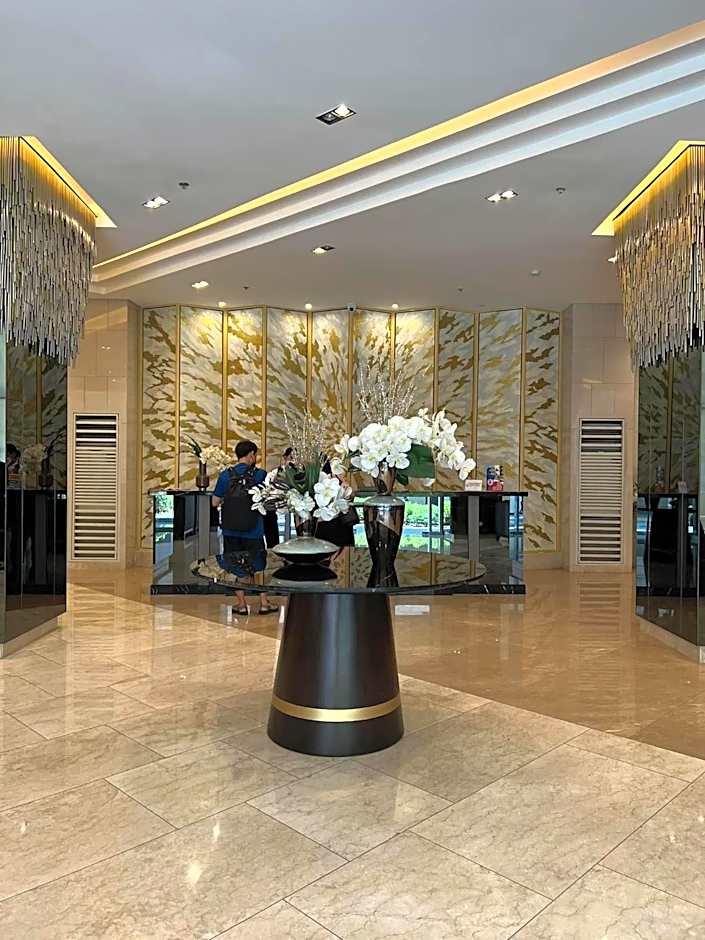 100mbps net,Unli Netflix in 75 inch tv in living room & Home Theater in Room