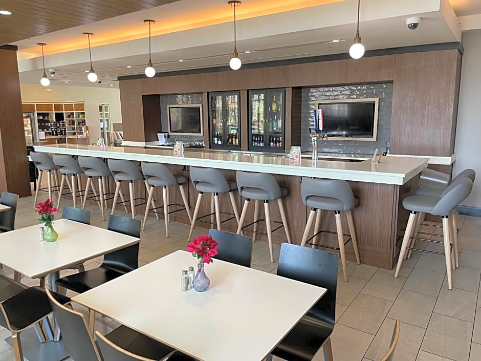 Holiday Inn Atlanta-Gas South Arena Area, an IHG Hotel By IHG