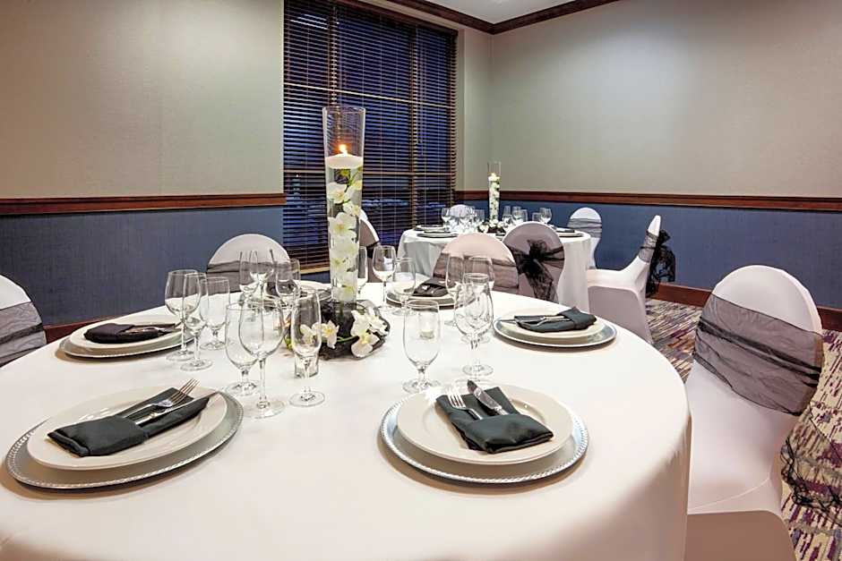 Sheraton St. Paul Woodbury Hotel