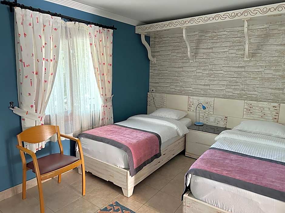 Azur Hotel
