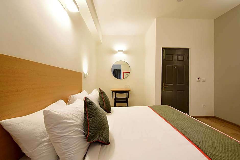 Townhouse Airport Road