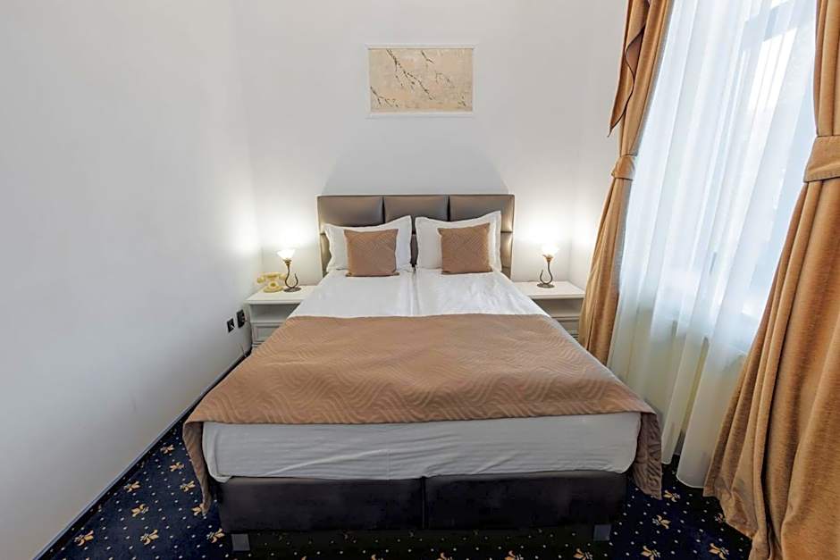 Hotel Carol - Vatra Dornei