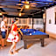 Nomads Party Hotel & Hostel