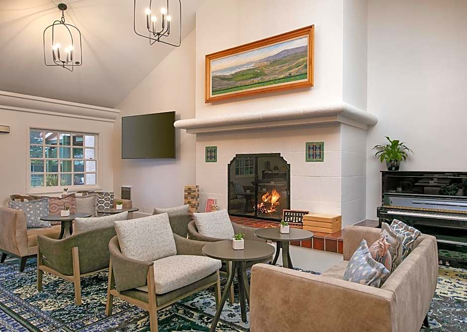 Half Moon Bay Lodge