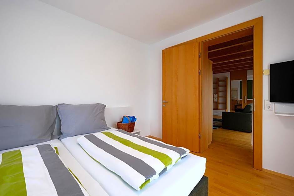 SeeHotel & SeeApartments Kärntnerhof- direkt am See!