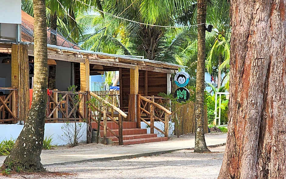 Mad Monkey  Koh Rong 