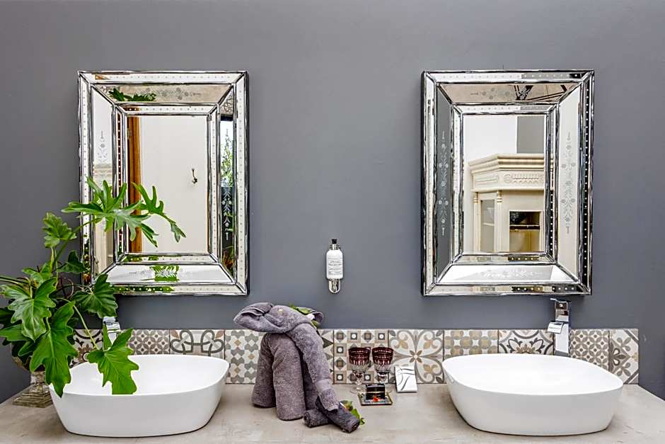 Safari Moon Luxury Bush Lodge