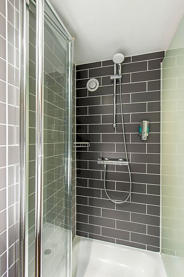 Holiday Inn Express Strathclyde Park M74, Jct 5 By IHG