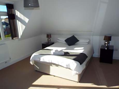 Double or Twin-Superior-Ensuite-Large Room