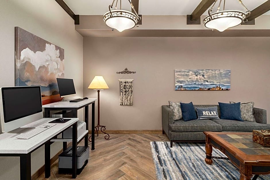 La Quinta Inn & Suites by Wyndham Trinidad