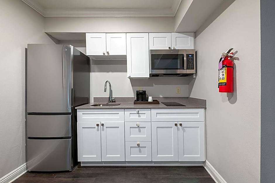 French Quarter Suites Hotel