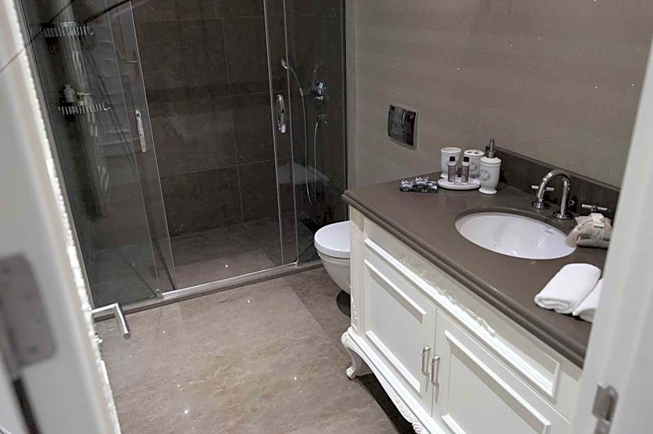 Ena Boutique Hotel & Residences