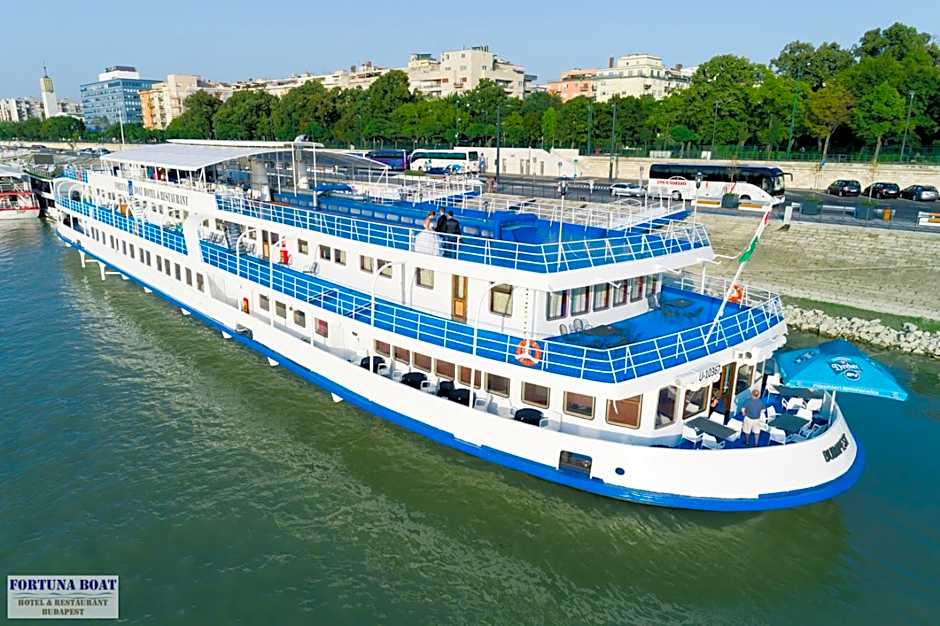 Fortuna Boat Hotel