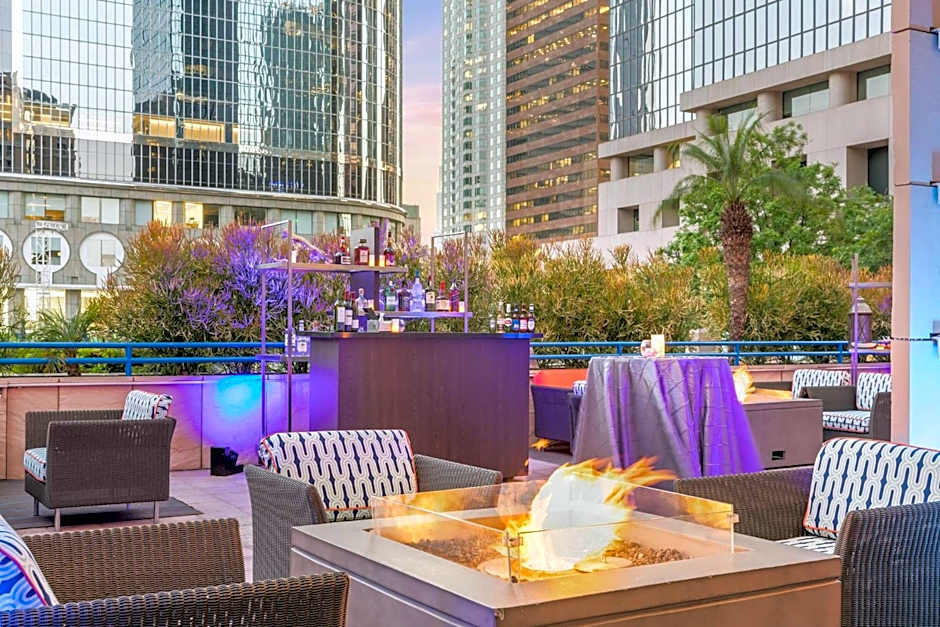 Omni Los Angeles Hotel At California Plaza