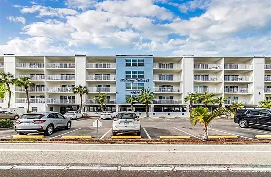 Indian Shores Condo at Holiday Villas II