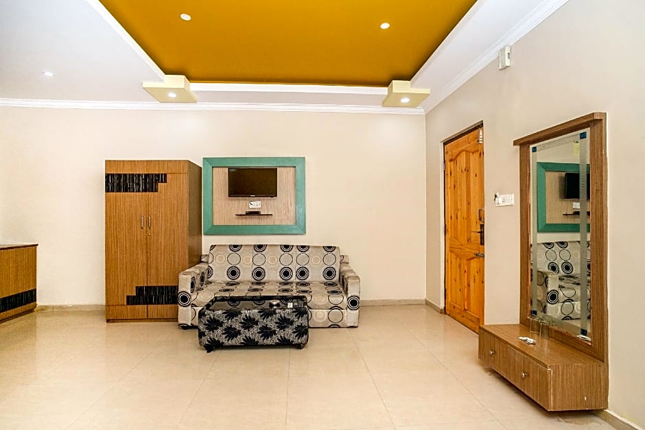 OYO 436 Emirates Suites