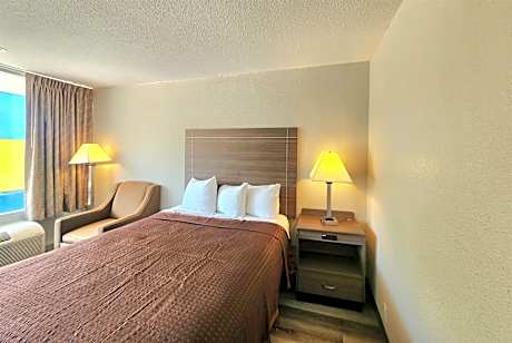 1 Queen Bed, Deluxe Room, Non-Smoking