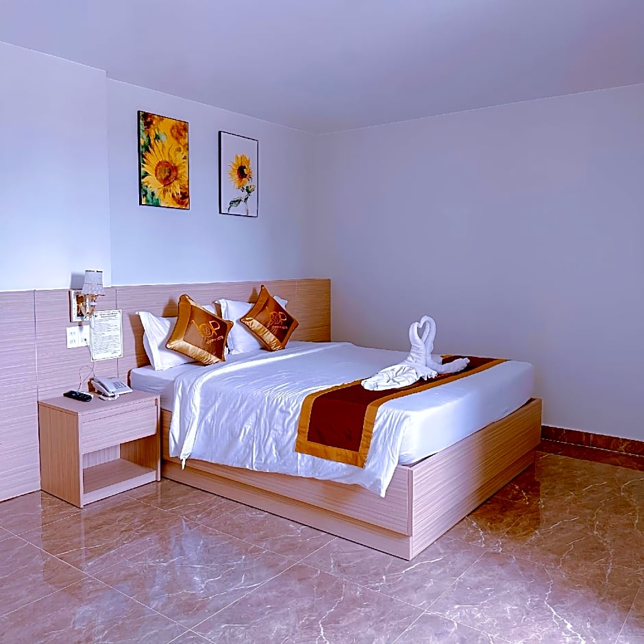 LUNAR HOTEL PHÚ QUỐC