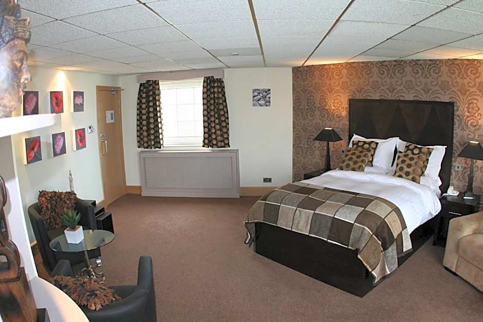 Inn On The Prom At The Fernlea Hotel